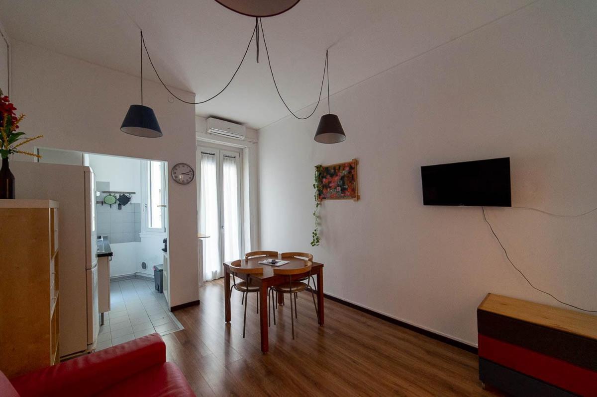 Hbhall Residenze Darsena Milan Bagian luar foto