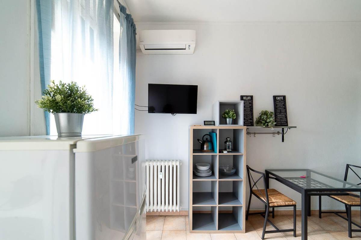 Hbhall Residenze Darsena Milan Bagian luar foto