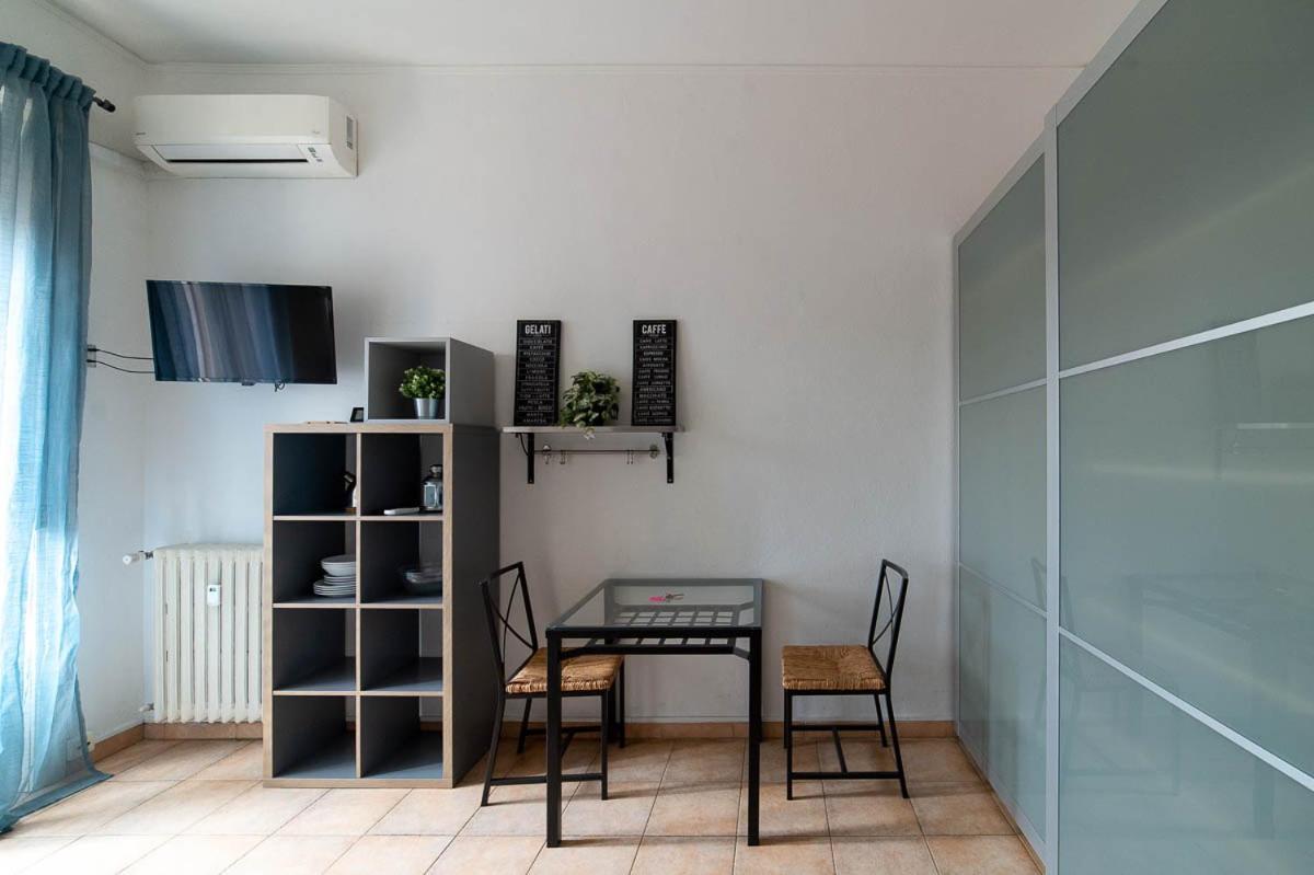 Hbhall Residenze Darsena Milan Bagian luar foto