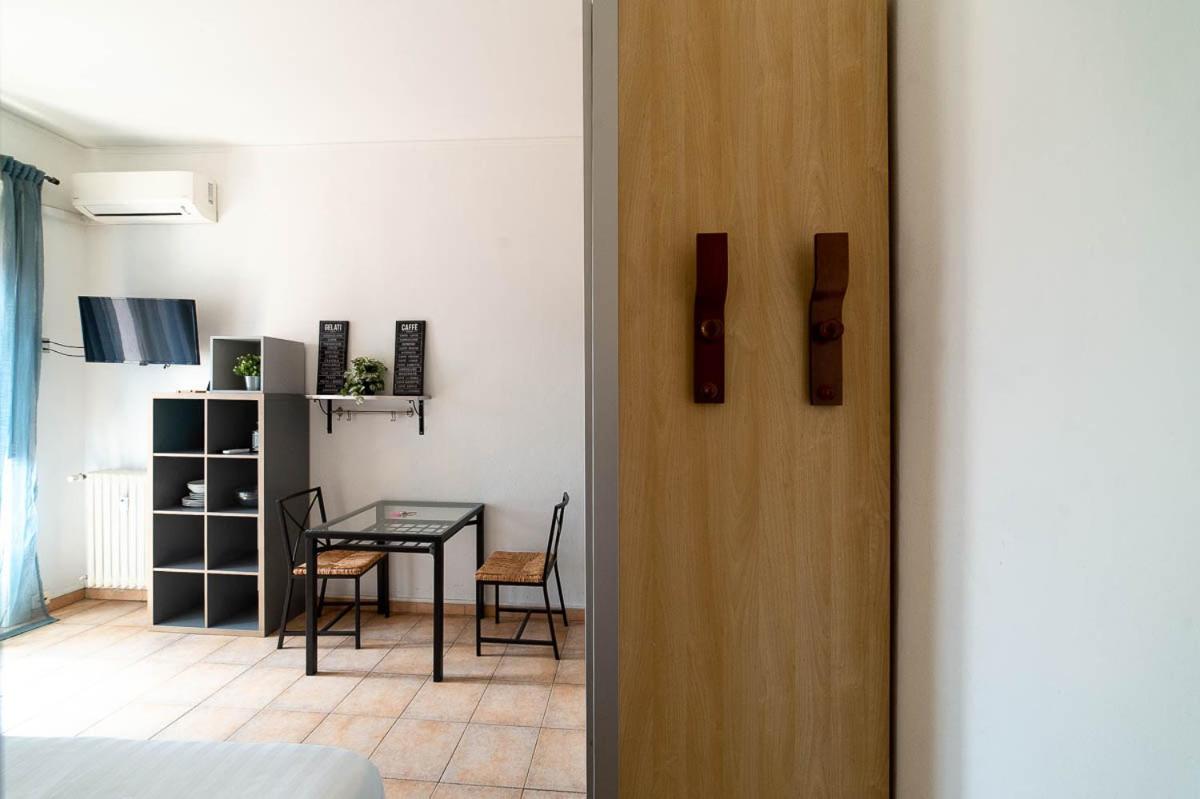 Hbhall Residenze Darsena Milan Bagian luar foto