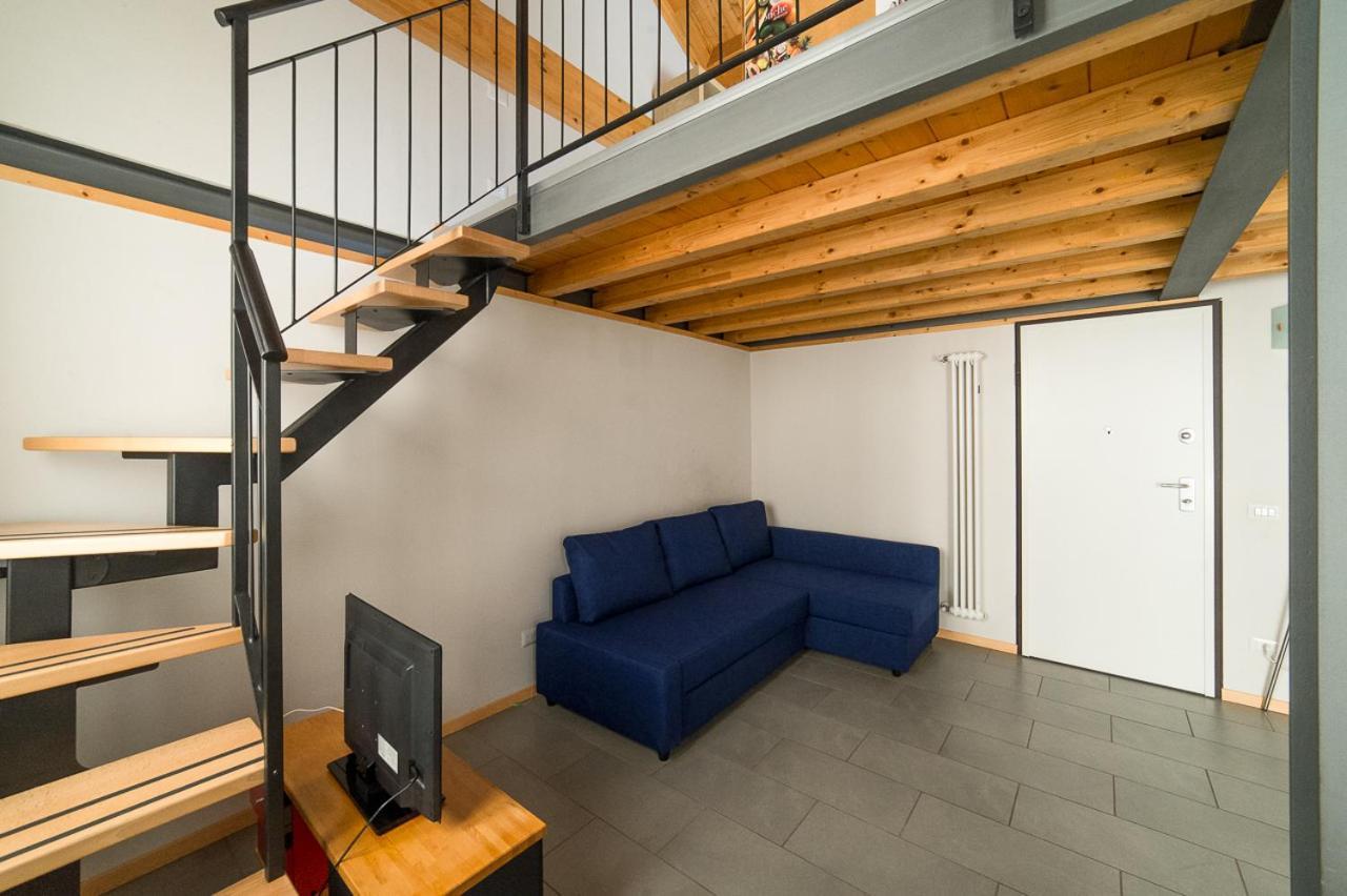 Hbhall Residenze Darsena Milan Bagian luar foto