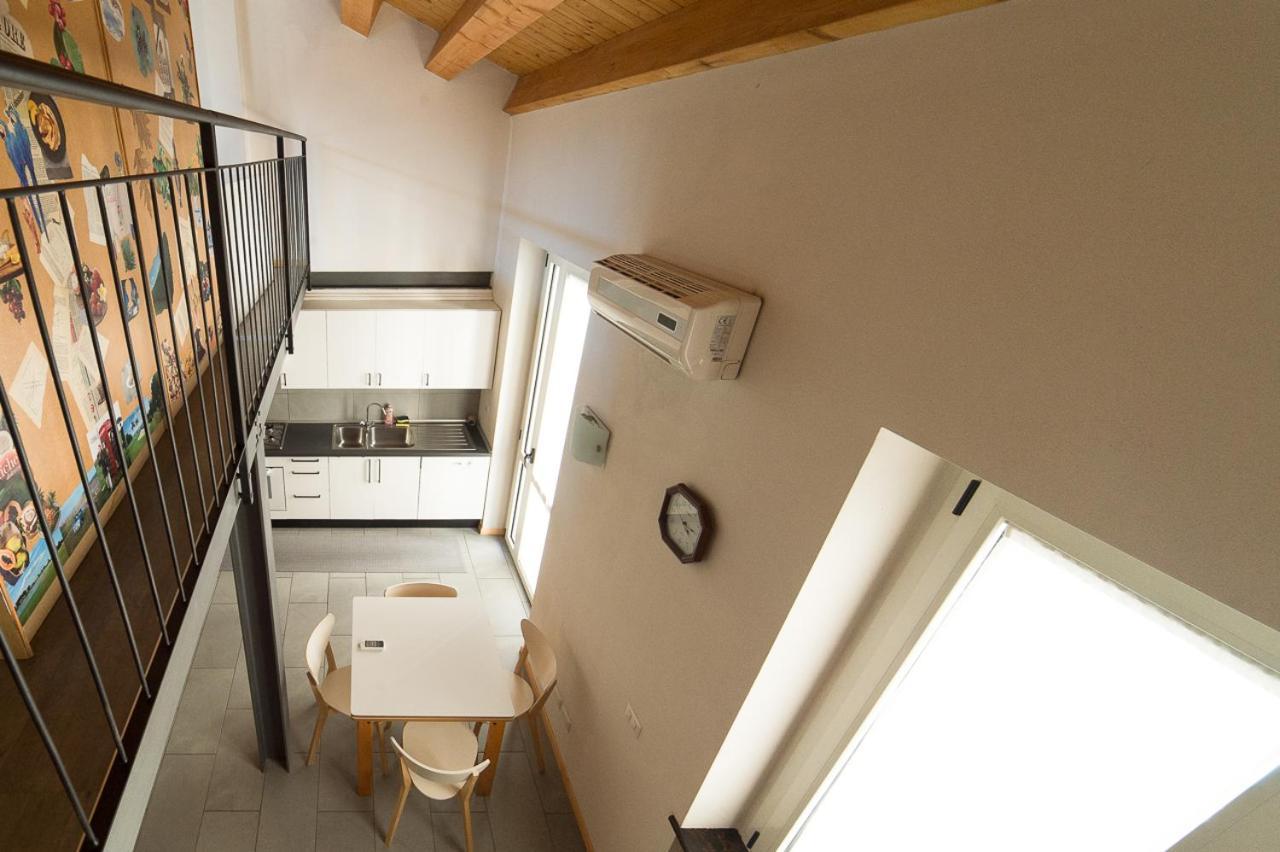 Hbhall Residenze Darsena Milan Bagian luar foto