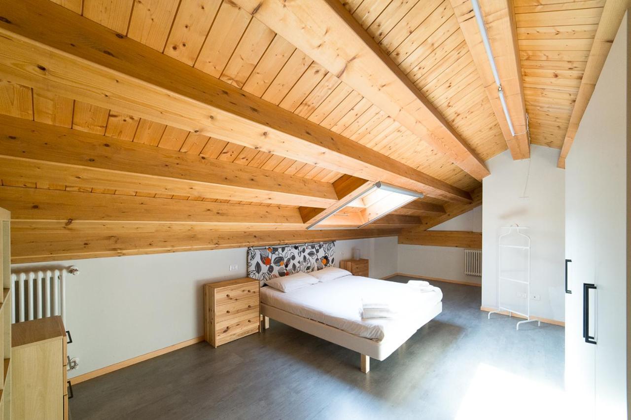 Hbhall Residenze Darsena Milan Bagian luar foto