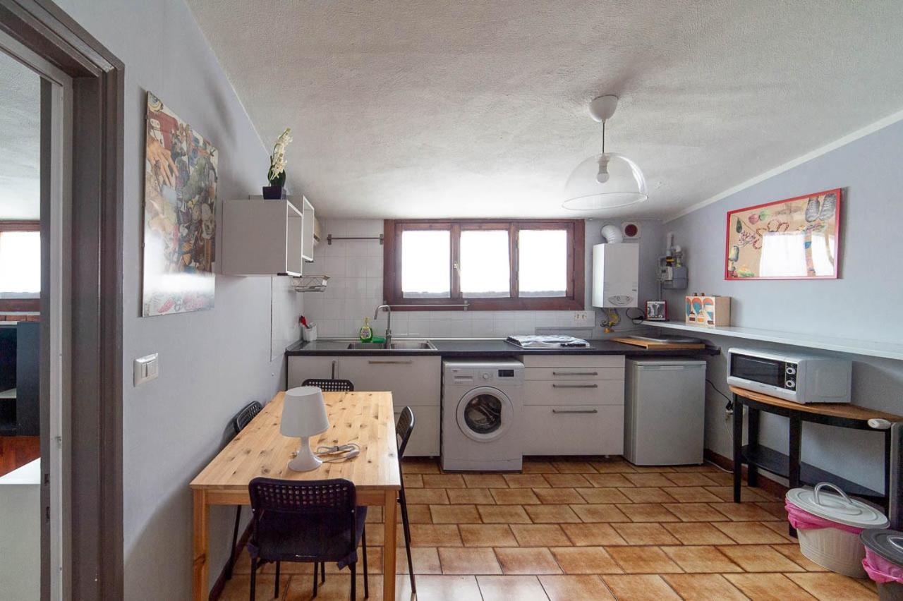 Hbhall Residenze Darsena Milan Bagian luar foto