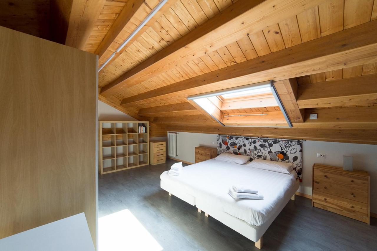 Hbhall Residenze Darsena Milan Bagian luar foto