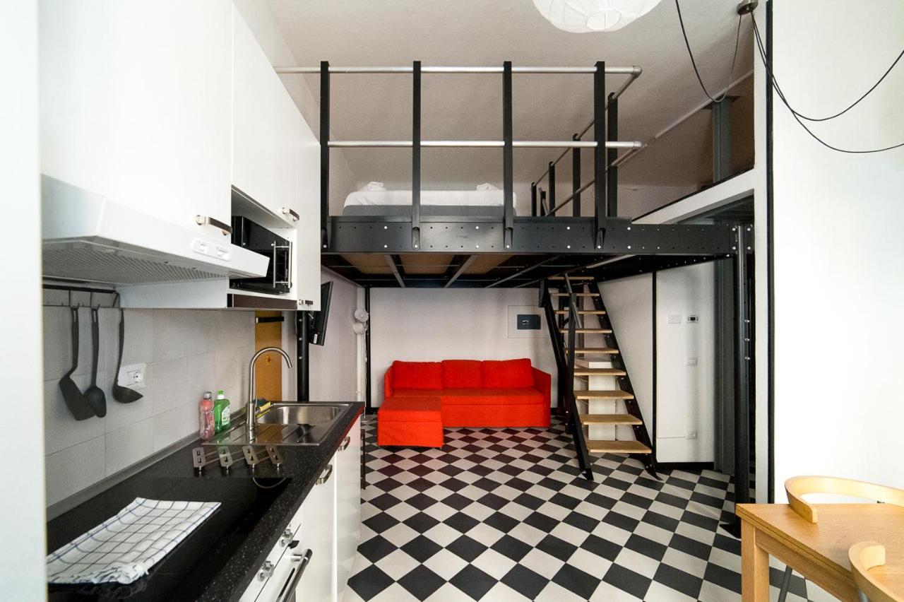 Hbhall Residenze Darsena Milan Bagian luar foto