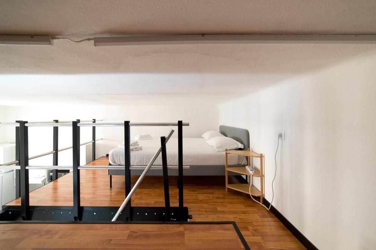 Hbhall Residenze Darsena Milan Bagian luar foto